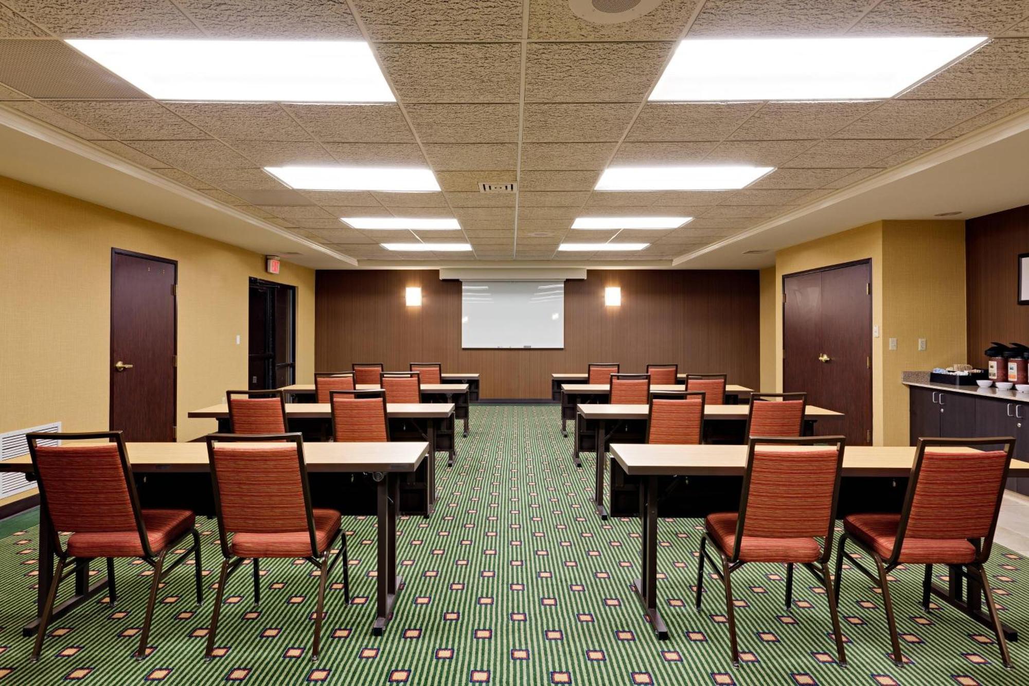 Courtyard Chicago Southeast/Hammond, Indiana Hotel Bagian luar foto